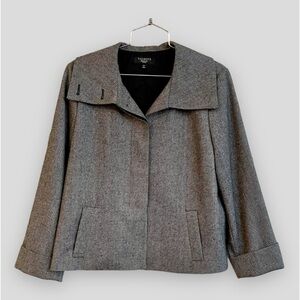 TALBOTS, NWOT, GREY TWEED, SHORT, SWING COAT. FULLY LINED. SIZE 12P.